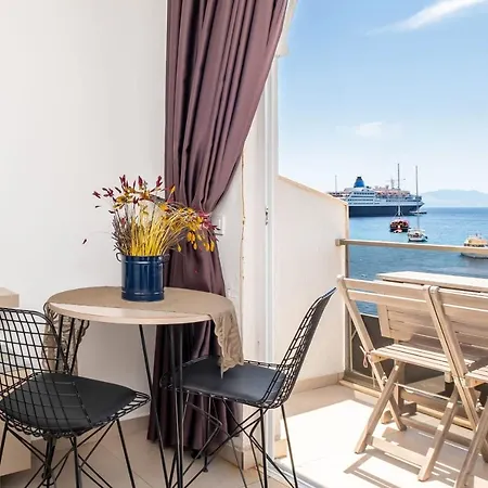 Charming Seafront With * 博德鲁姆