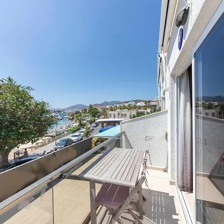 Charming Seafront With Apartment Bodrum