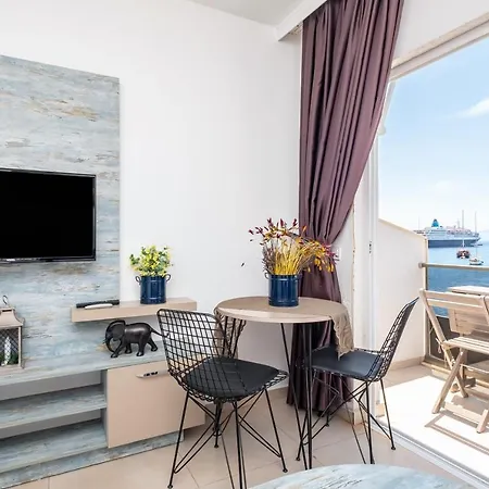 Charming Seafront With Apartment *