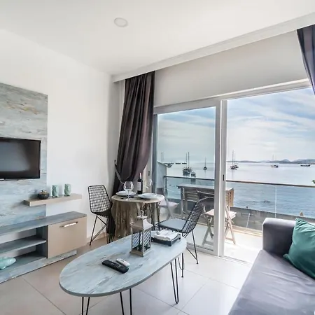 Charming Seafront With 아파트 Bodrum