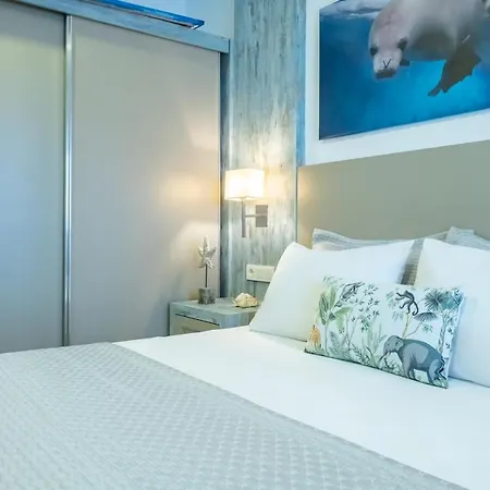 아파트 Charming Seafront With *