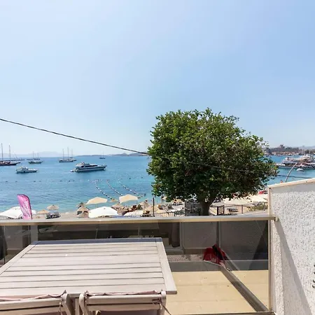 Appartamento Charming Seafront With