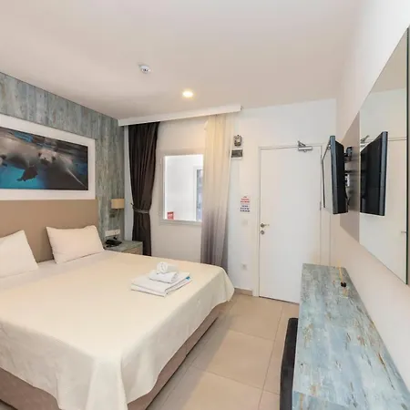 Charming Seafront With Appartamento *