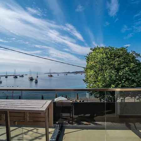 Charming Seafront With Appartamento Bodrum